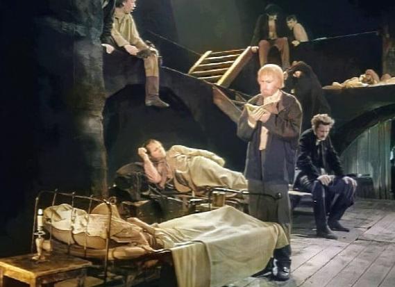 На дне - краткое содержание