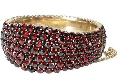 Гранатовый браслет - краткое содержание